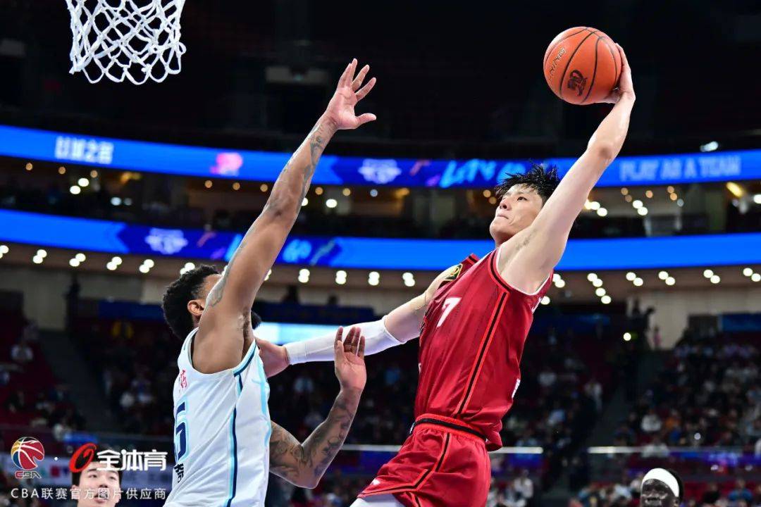 巴塞罗那发布备战花絮,冲刺阶段止住颓势,CBA季后赛任务艰巨,赛季目标并未改变的简单介绍 巴塞罗那发布备战花絮,冲刺阶段止住颓势,CBA季后赛任务艰巨,赛季目标并未改变的简单介绍